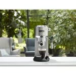DELONGHI EC685.M Dedica presszókávéfőző 15 bar, 3 sűrő:1 - 2 személyes és E.S.E., tehrmoblock, csészemelegítő