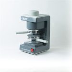 Szarvasi SZV-612/3 Mini presszókávéfőző, szürke, 800W,  2 / 6 személyes kivitel, üveg kiöntő edény, zárócsavar