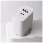 Maxlife MXTC-06-20AC PD QC 20W gyorstöltő 1× USB-C, 1× USB + USB-C–Lightning kábel 20W fehér