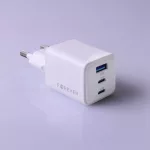 Forever TC-08-65ACC GaN PD QC töltő 2x USB-C 1x USB 65W fehér