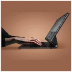 Tok UNIQ Venno Pro Magnetic Smart billentyűzettel iPad Pro 11" M4 (2024) készülékhez karamell