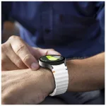 TECH-PROTECT SILICONE SPORT védőtok SAMSUNG GALAXY WATCH 4 / 5 / 5 PRO / 6 / 7 / FE készülékhez fehér